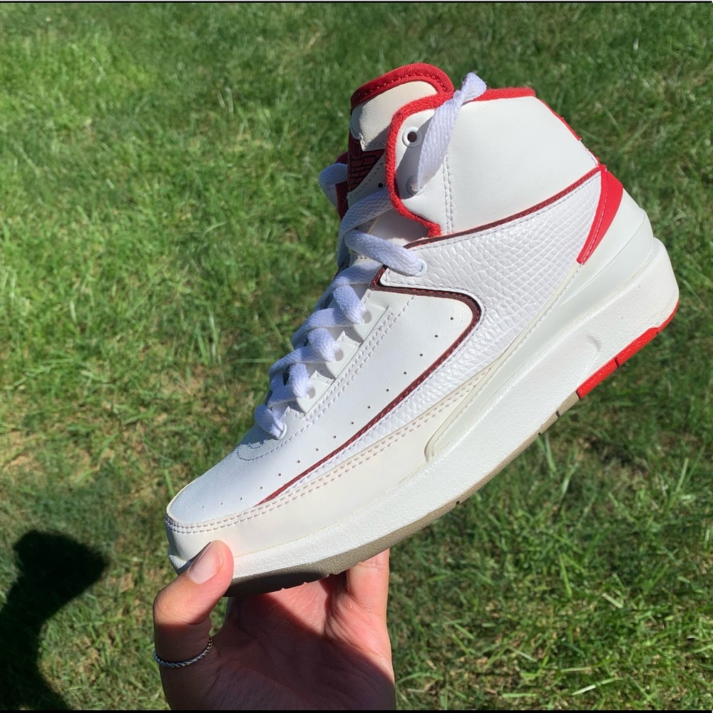 Air Jordan 2 Retro Varsity Red 2s -Size 5 🔴⚪️❤️
